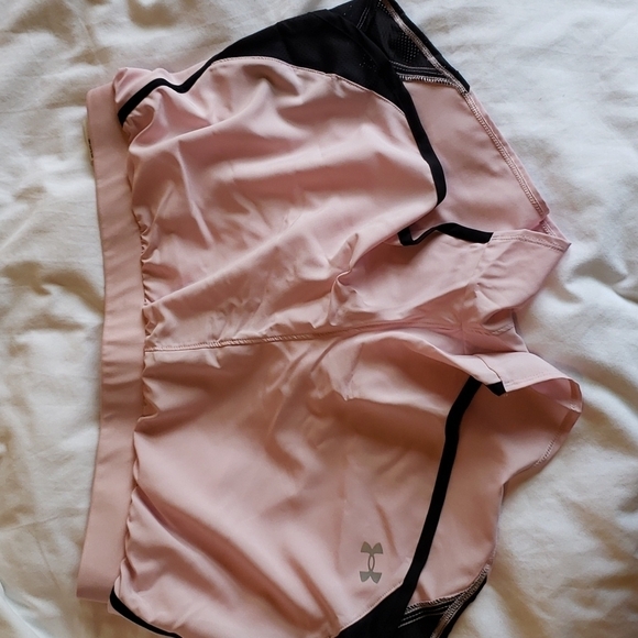 Under Armour Fly By 2.0 Running Shorts Retro Pink Black - Size XL - Picture 2 of 10